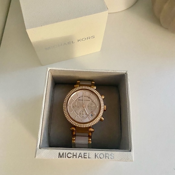 Beautiful Michael Kors Watch ✨ - Picture 2 of 4